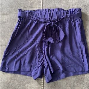 Francescas navy shorts size L - NEW w/ tags